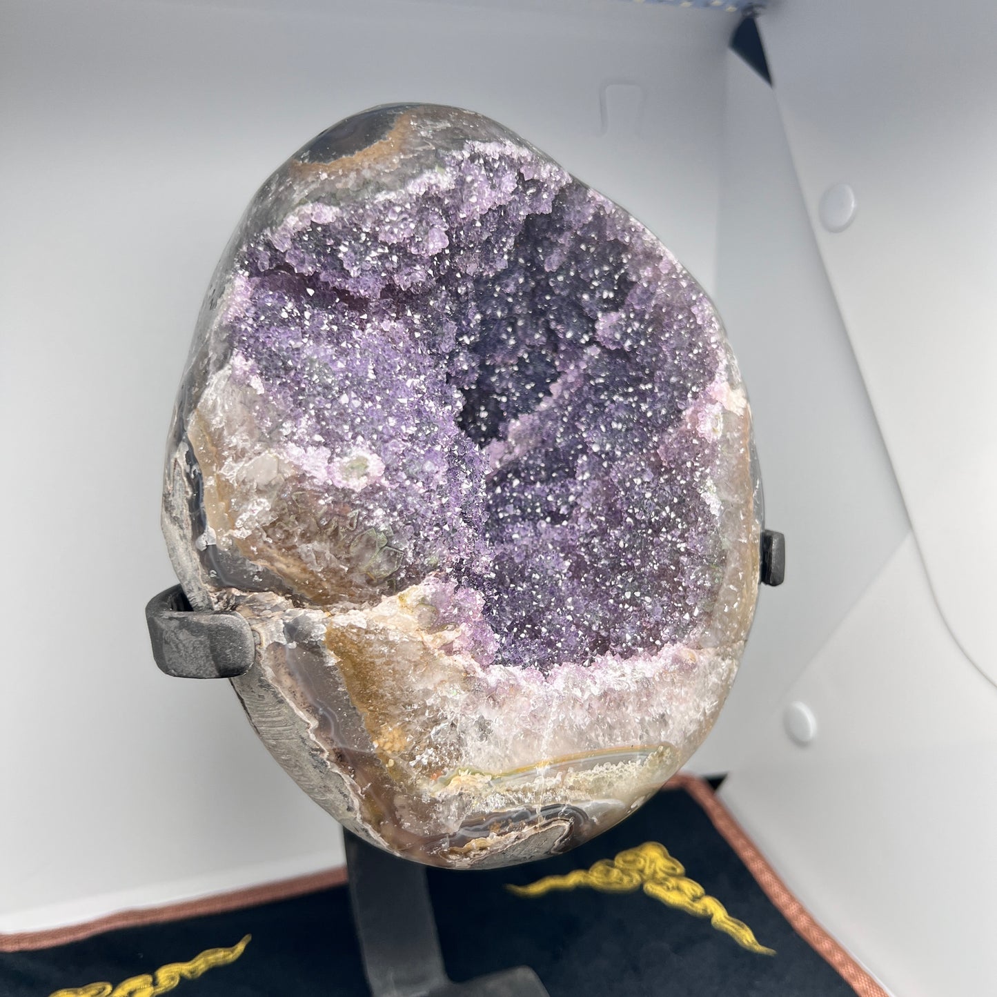 烏拉圭紫水晶晶簇連架