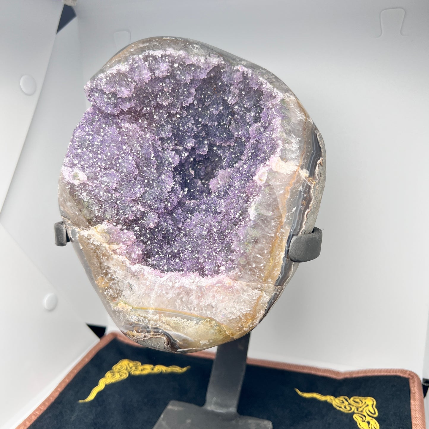 烏拉圭紫水晶晶簇連架